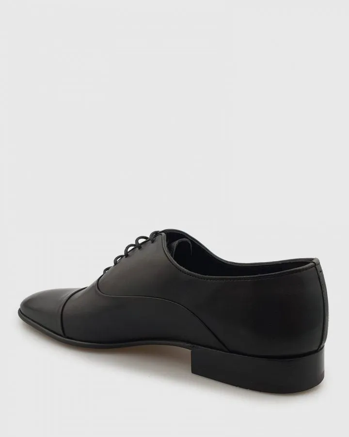 BRANDO 6850 AUSTIN OXFORD BLACK T-C SHOE