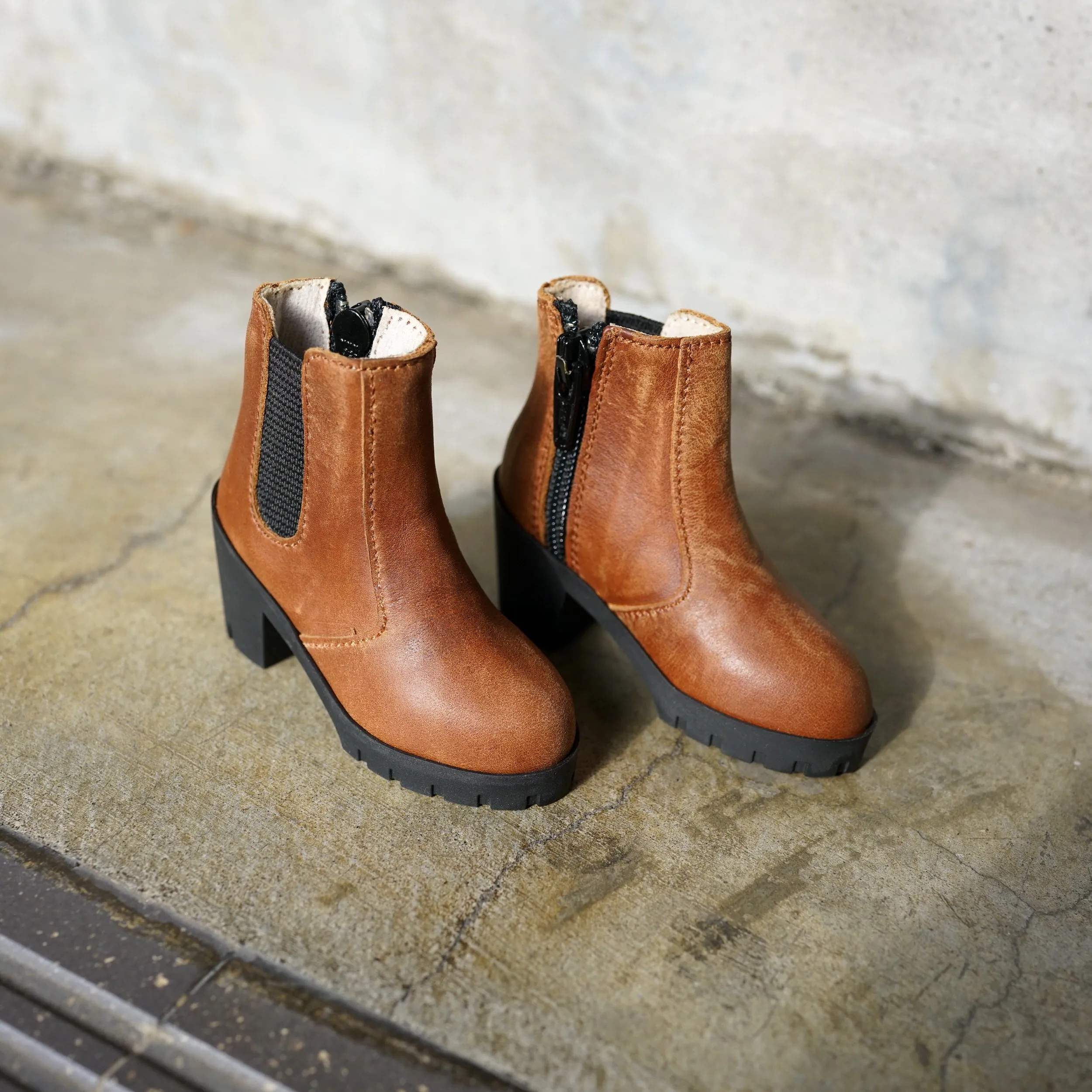 Chelsea Boots (Brown)
