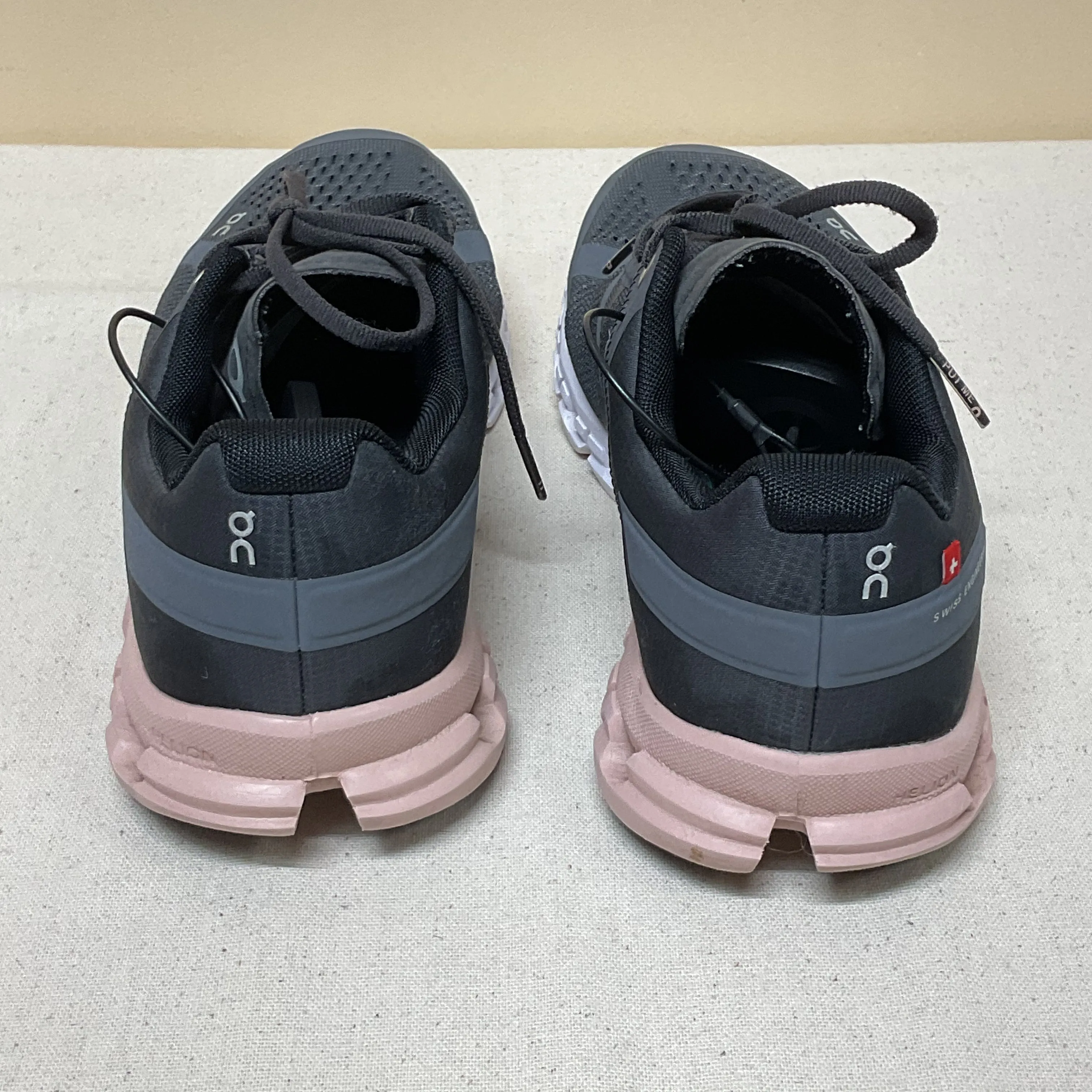 Shoes Athletic By On In Grey & Pink, Size:6